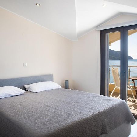 Blue Heaven Apartments Agios Georgios Pagon Exterior photo